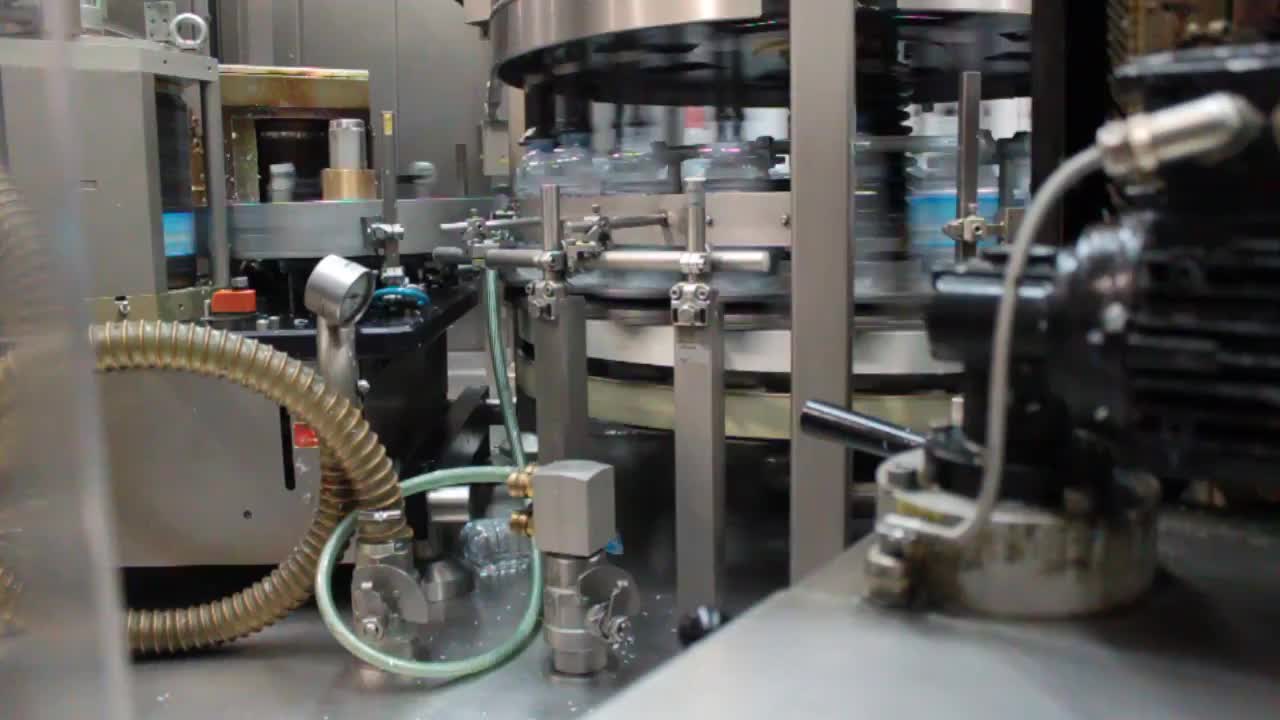 科技產(chǎn)品包裝設(shè)計(jì)中的機(jī)械美學(xué)與功能融合